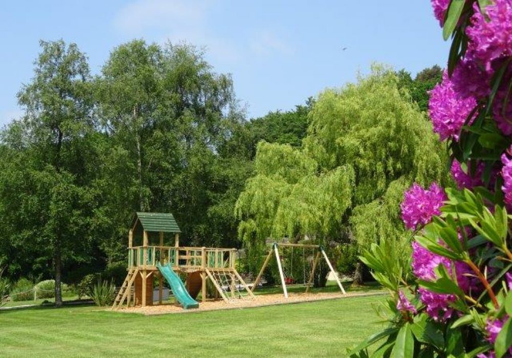 Childrens-play-area-at-alpine-park-cottages-near-Exeter-Exmouth-and-Sidmouth