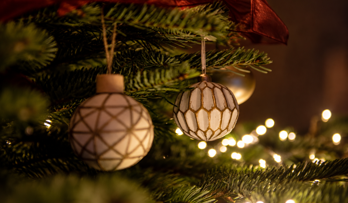 Cozy Golden Christmas Tree Ornaments