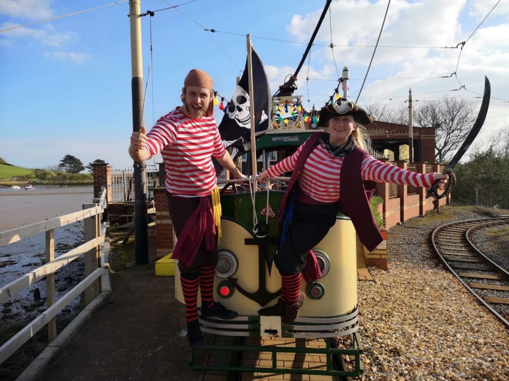 pirate_tram_4_image_2000x1500_crop_autorotate_