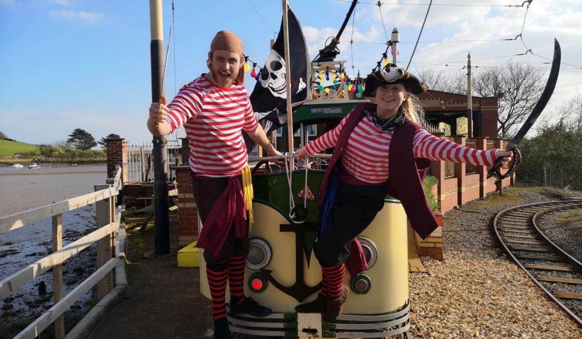 pirate_tram_4_image_2000x1500_crop_autorotate_